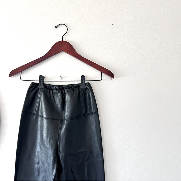 Wilfred | High-Waist Vegan Leather Daria Pants - Picture 4 of 6